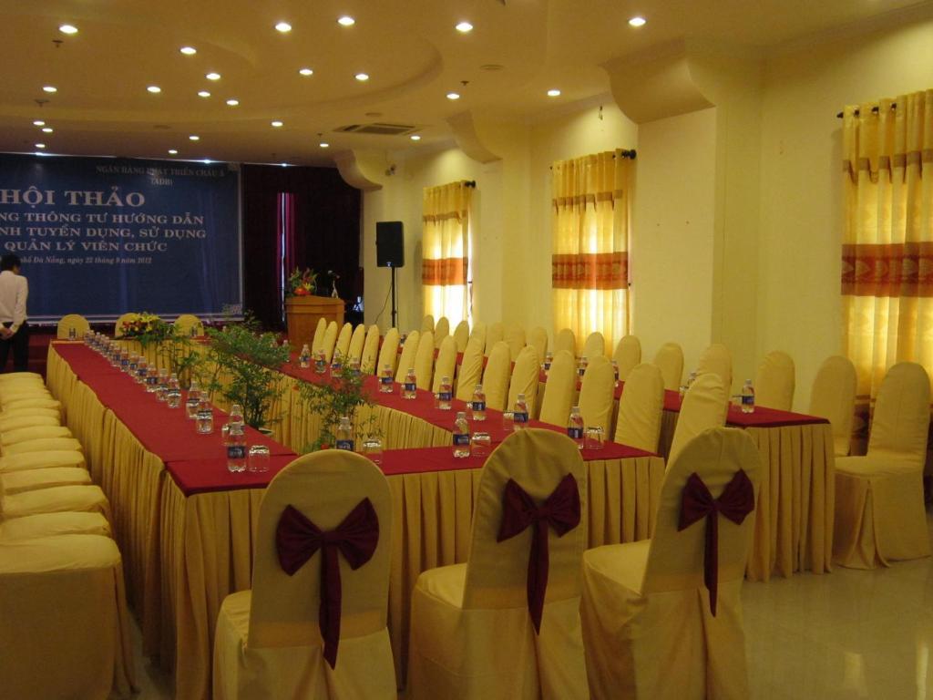 Bien Vang Hotel Da Nang Exterior foto